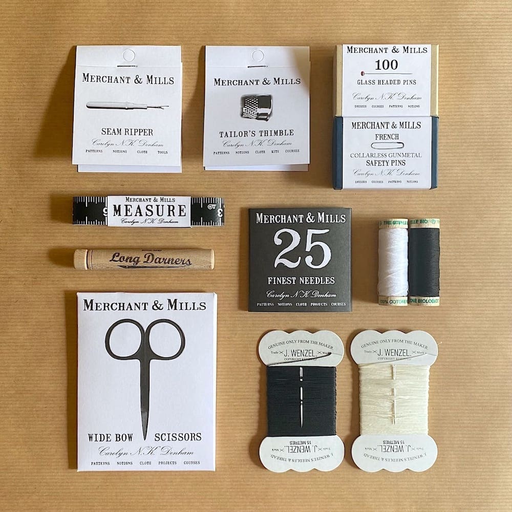 Oak Boxed Hand Sewing Kit
