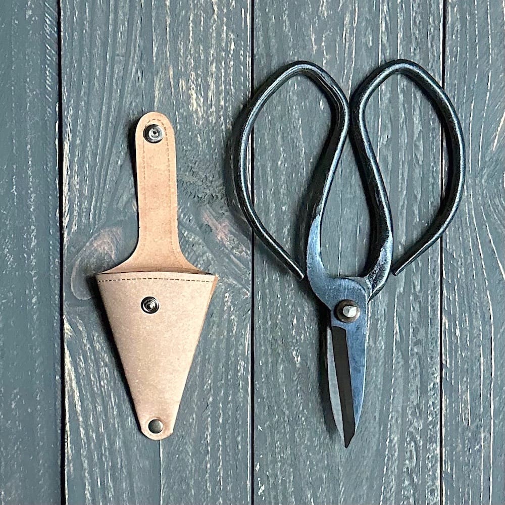 Gardeners Scissors with Recycled Leather Case - Large - Natural